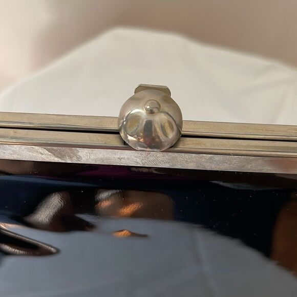 Vintage 1950’s -60’s Elegant Black Patent Leather Handbag. Unbranded - Picture 4 of 9